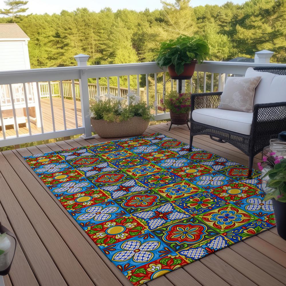 Indoor/Outdoor Kendall KE20 Multi Washable 2'6" x 3'10" Rug. Picture 7