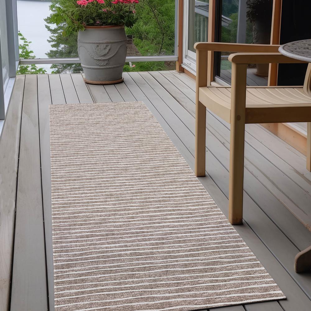Indoor/Outdoor Laidley LA1 Taupe Washable 2'3" x 12' Rug. Picture 9
