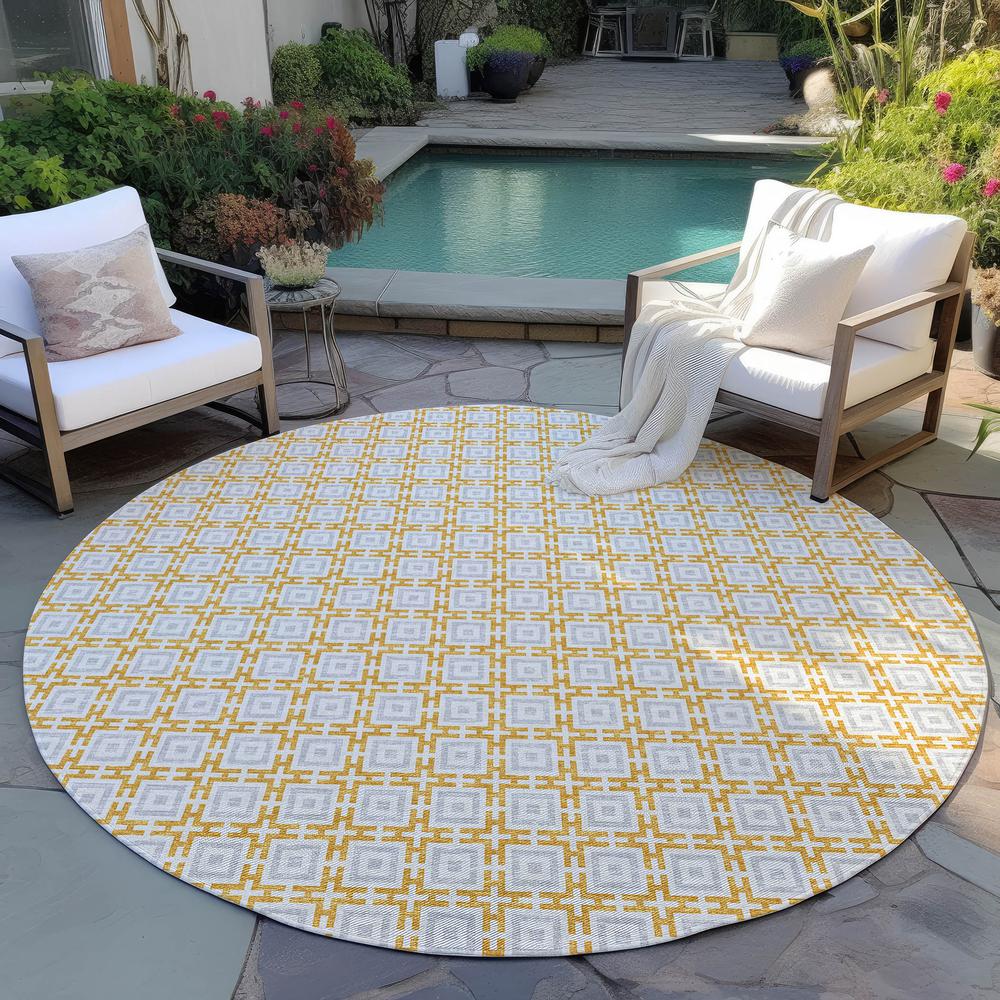 Indoor/Outdoor Marlo MO1 Gold Washable 4' x 4' Rug. Picture 8