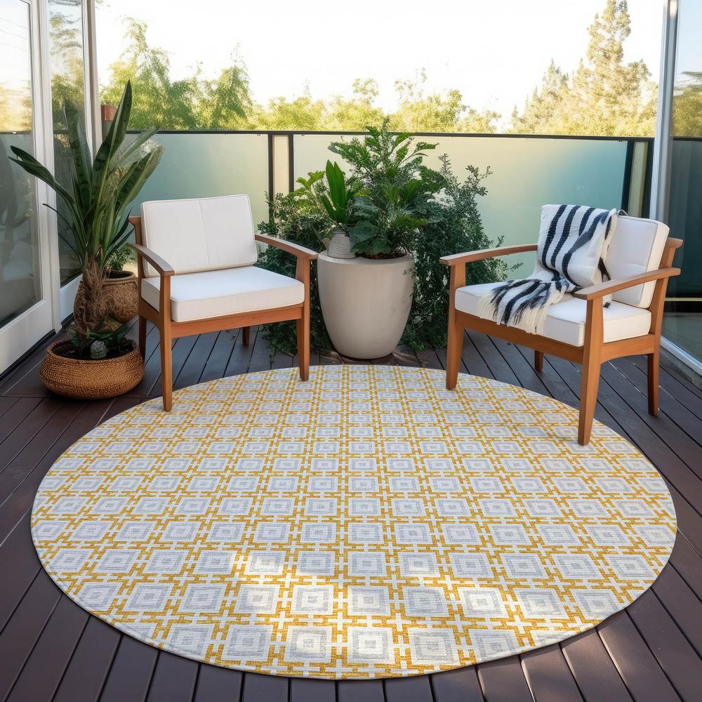 Indoor/Outdoor Marlo MO1 Gold Washable 4' x 4' Rug. Picture 9
