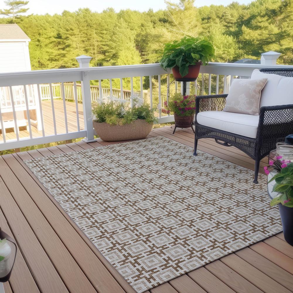 Indoor/Outdoor Marlo MO1 Taupe Washable 5' x 7'6" Rug. Picture 8