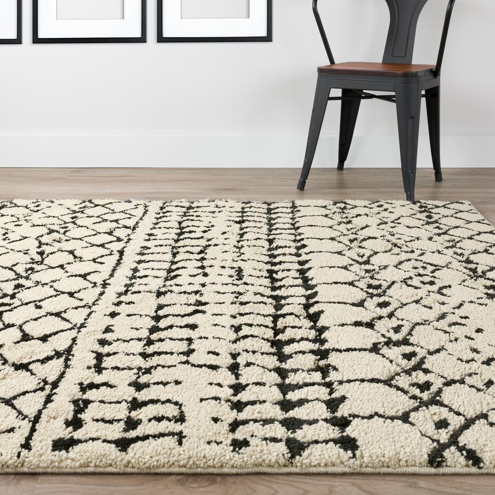 Marquee MQ2 Ivory/Midnight 5'1" x 7'5" Rug. Picture 9