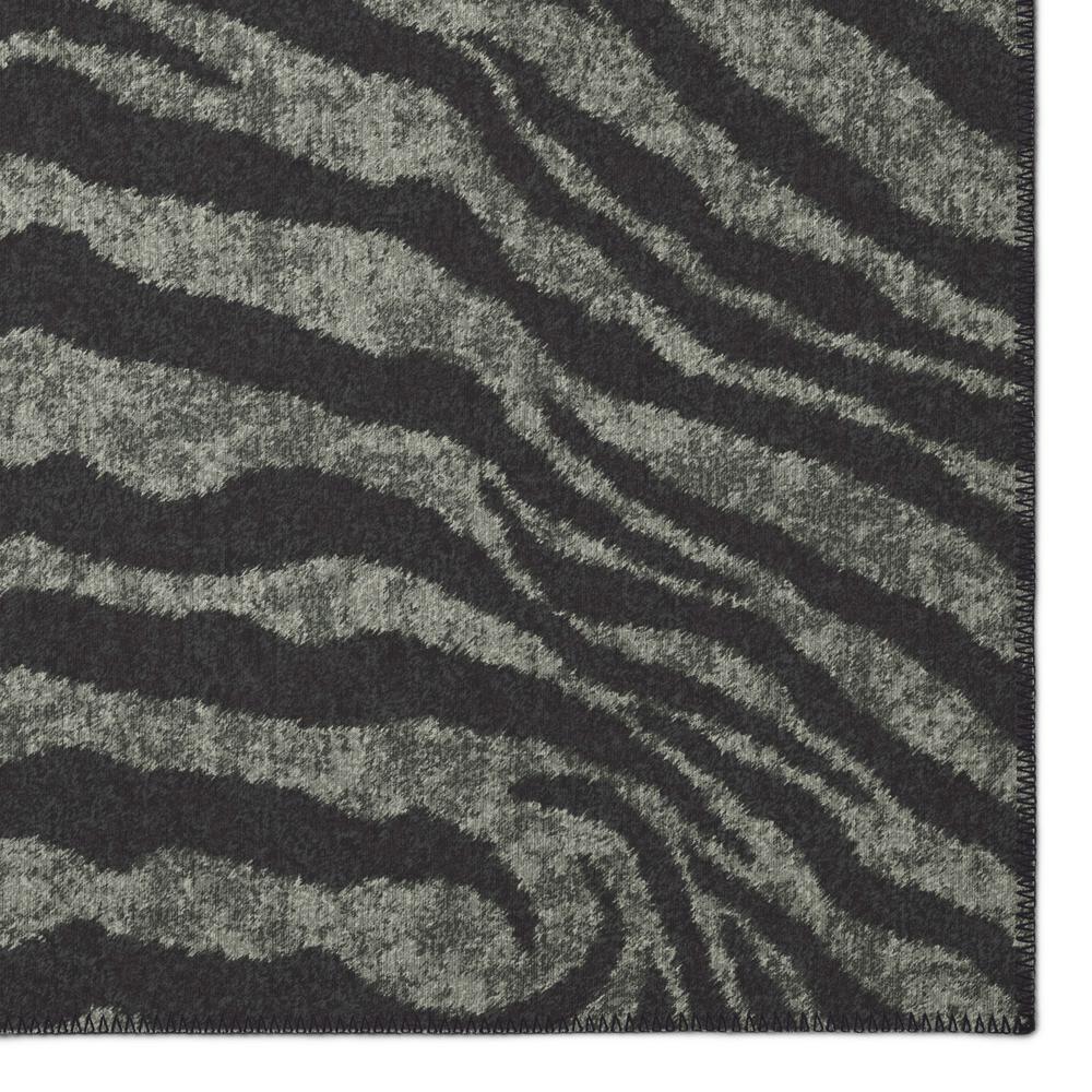 Indoor/Outdoor Mali ML1 Black Washable 5' x 7'6" Rug, ML1MN5X8. Picture 3