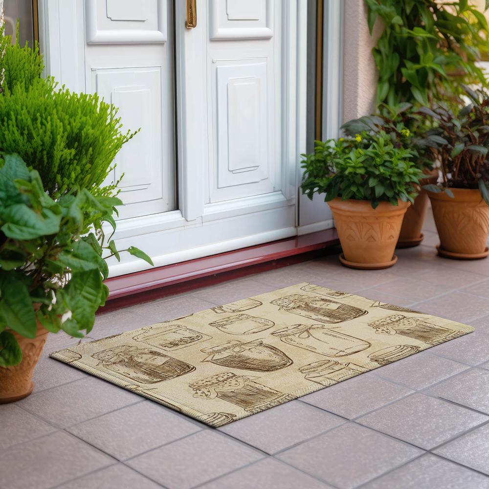 Indoor/Outdoor Kendall KE18 Parchment Washable 1'8" x 2'6" Rug. Picture 7