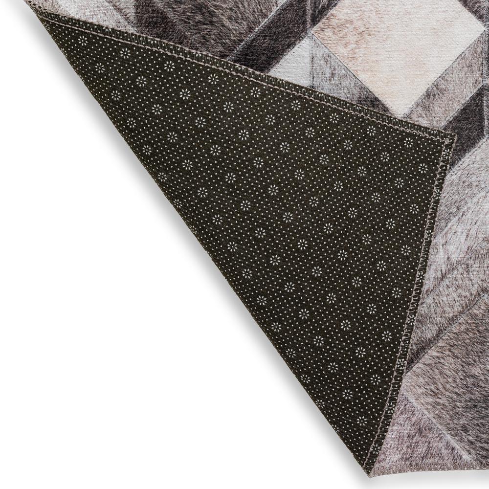Laredo Gray Animal Patchwork 1'8" x 2'6" Accent Rug Gray ALR35. Picture 4