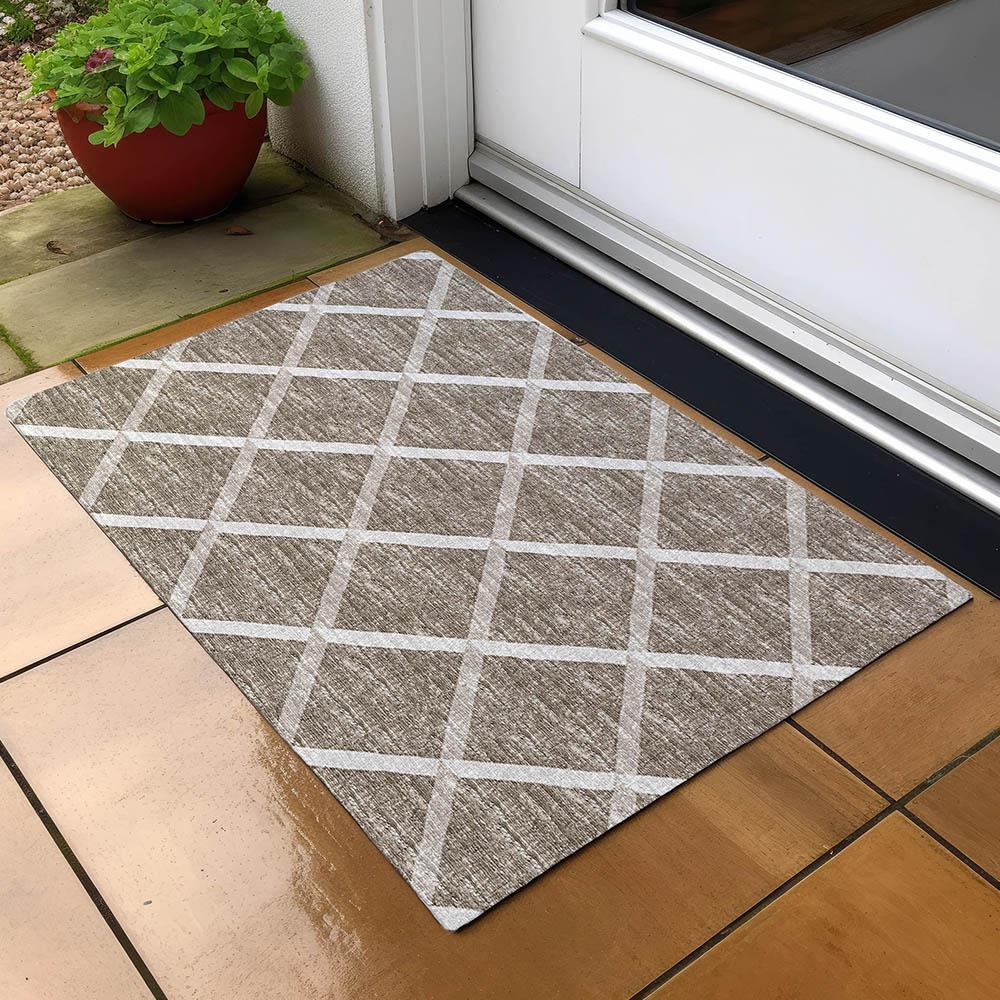 Indoor/Outdoor York YO1 Taupe Washable 1'8" x 2'6" Rug. Picture 8