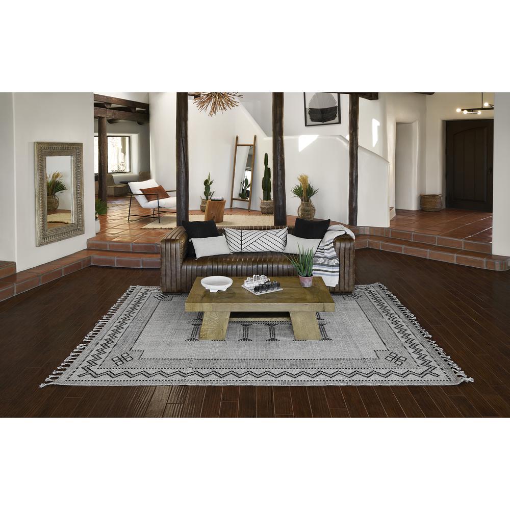 Contemporary Rectangle Area Rug, Black, 5'3" X 7'6". Picture 10