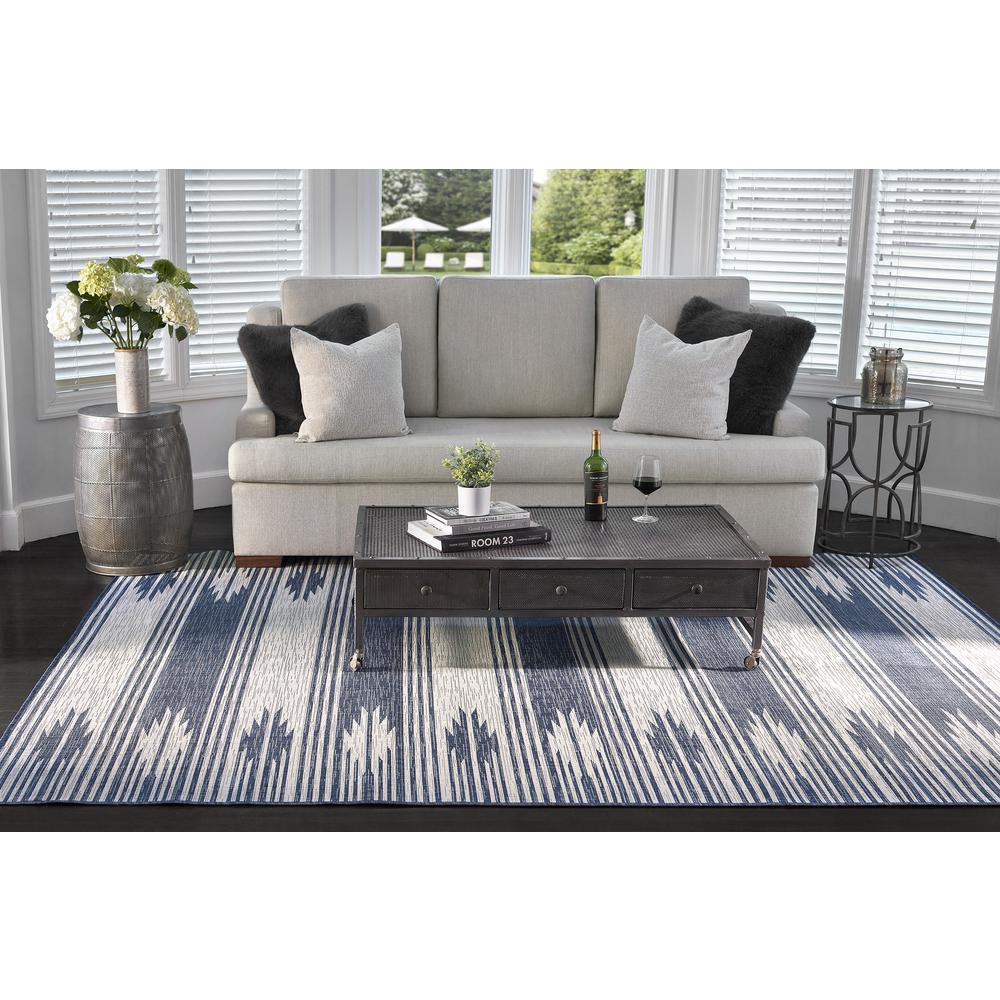 Transitional Runner Area Rug, Blue, 2'7" X 7'6" Runner. Picture 10