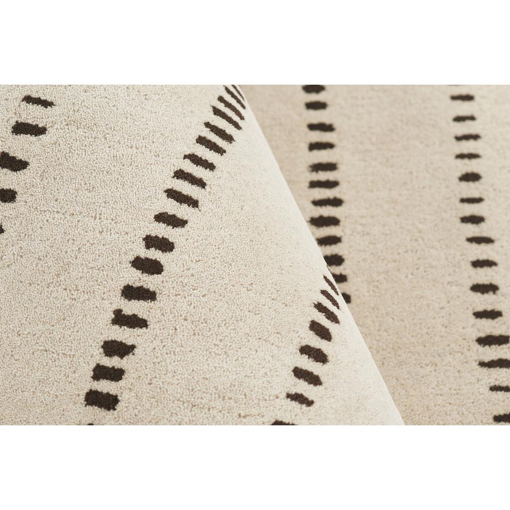 Contemporary Runner Area Rug, Ivory, 2'6" X 8' Runner. Picture 8