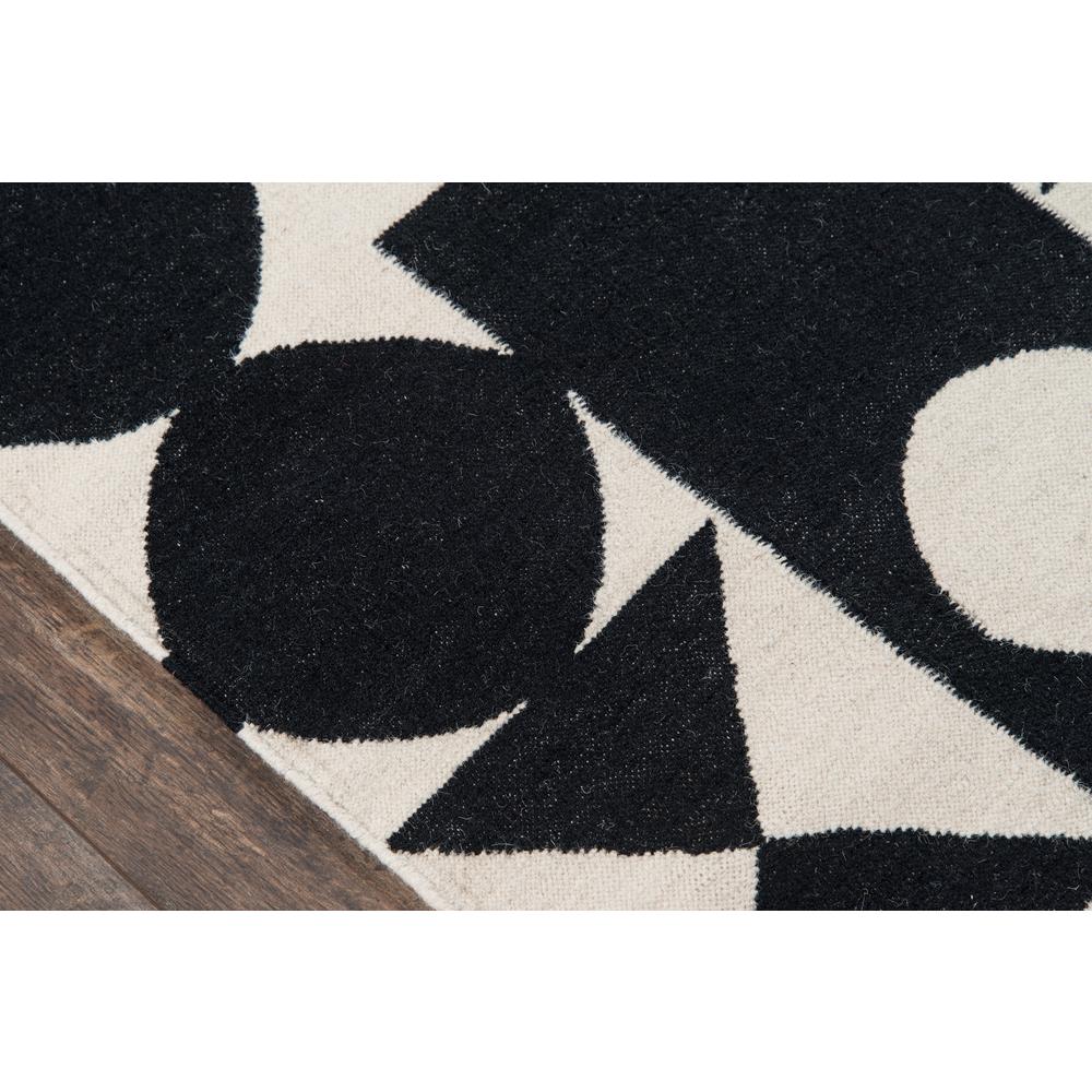 Contemporary Rectangle Area Rug, Black, 5' X 7'6". Picture 3