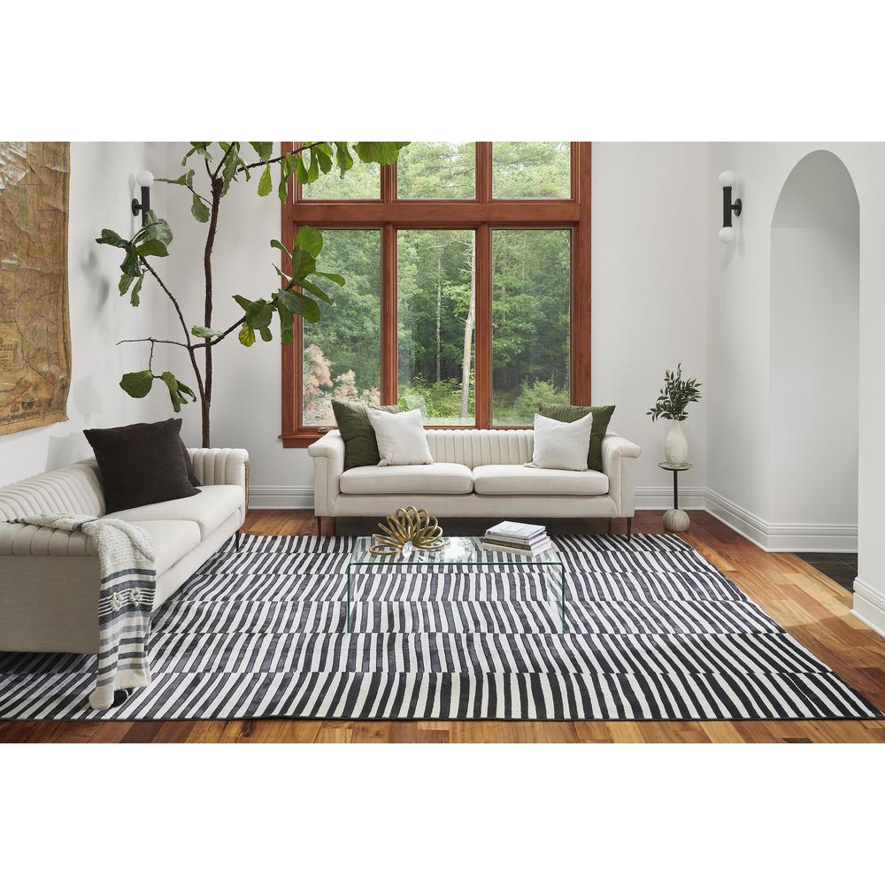 Contemporary Rectangle Area Rug, Black, 5'3" X 7'6". Picture 9