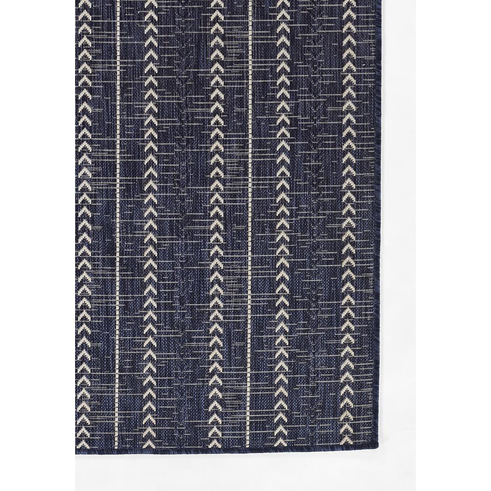 Transitional Rectangle Area Rug, Navy, 5'3" X 7'. Picture 2