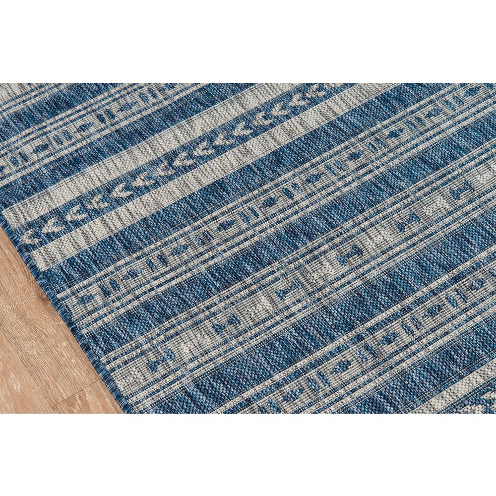 Contemporary Rectangle Area Rug, Blue, 5'3" X 7'6". Picture 3