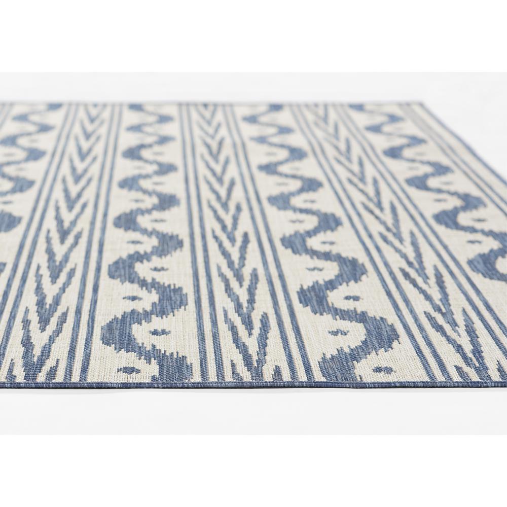 Transitional Rectangle Area Rug, Blue, 6'6" X 9'. Picture 3