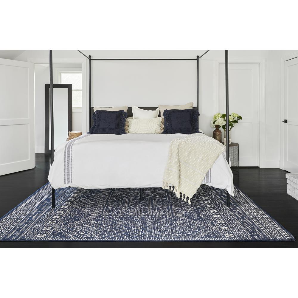 Transitional Rectangle Area Rug, Navy, 8' X 10'. Picture 13