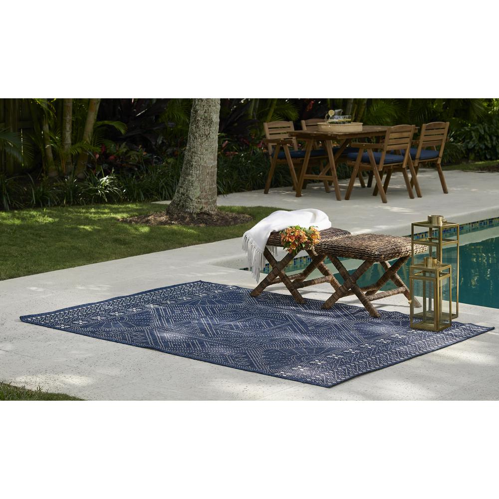 Transitional Rectangle Area Rug, Navy, 2' X 3'. Picture 10