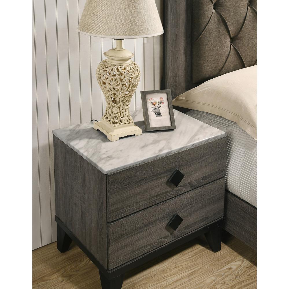 Madelyn 5 Piece Bedroom Set with extra Night Stand, Full. Picture 4