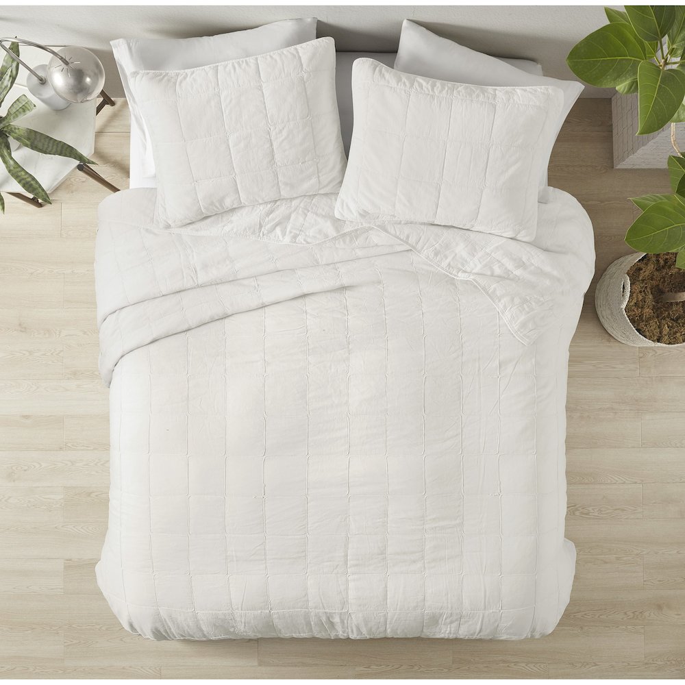 Gema 3 Piece White Coverlet Set, Soft White color. Picture 2