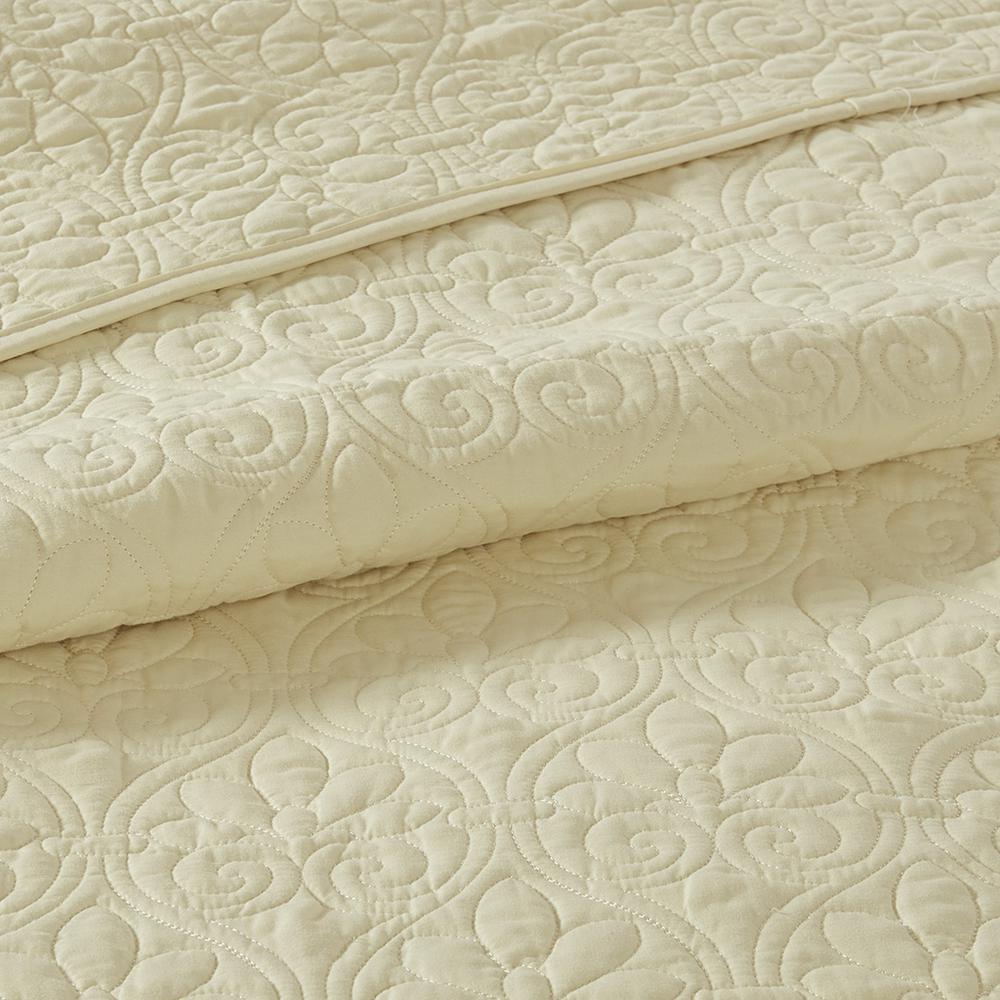 100% Polyester Quilted Microfiber Reversible Mini Bedspread Set,MP13-2996. Picture 4