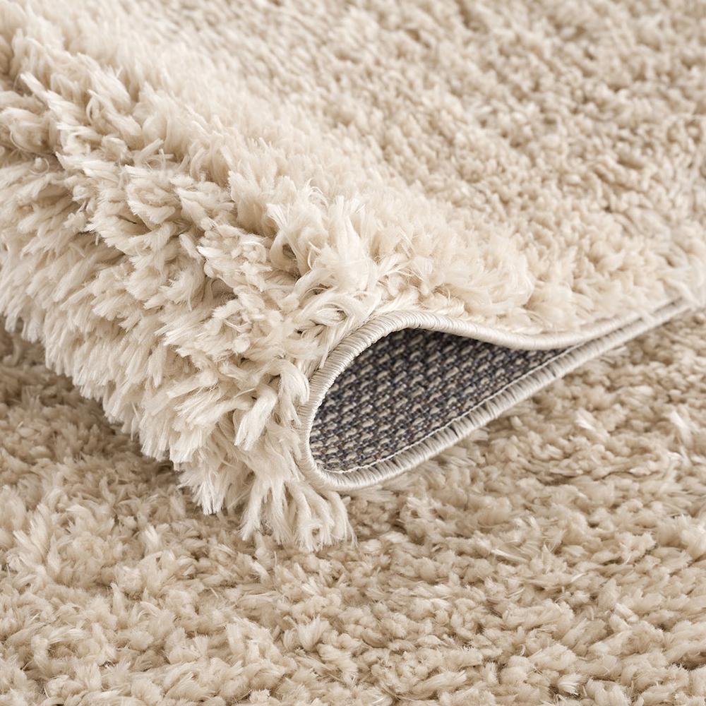 Super Soft Polyester Shag Area Rug. Picture 2