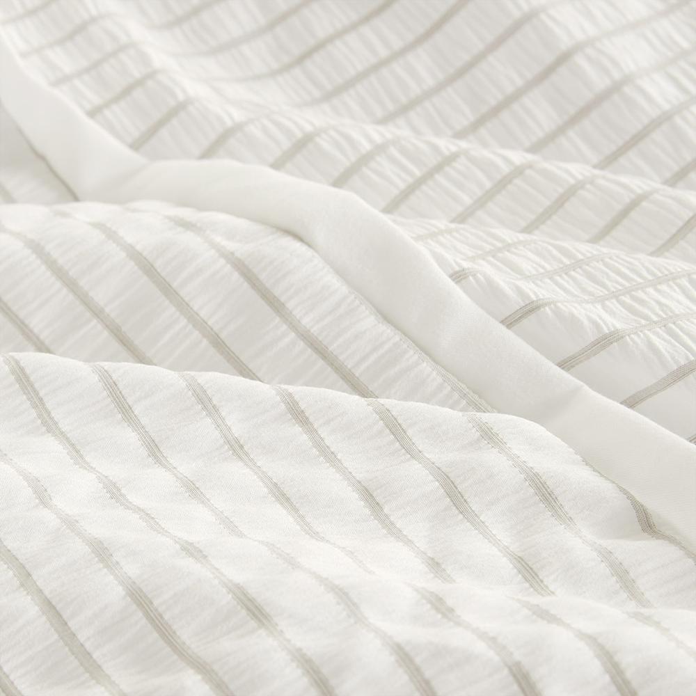 3 Piece Striped Seersucker Oversized Comforter Set. Picture 3