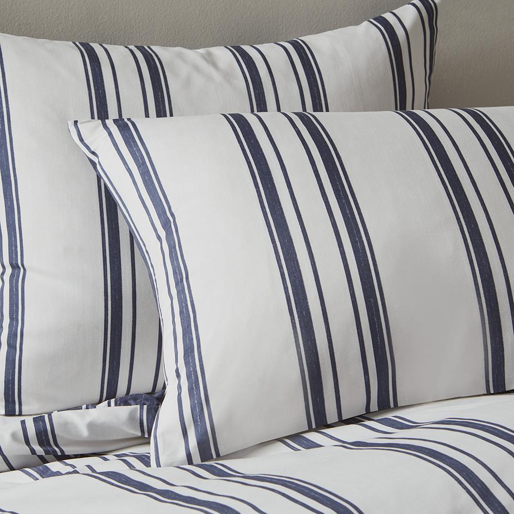 Striped Reversible Comforter Set. Picture 5