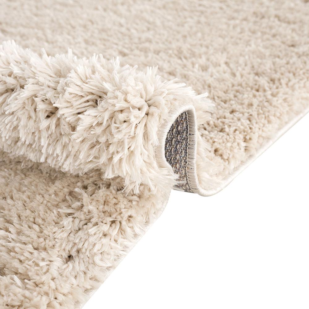 Super Soft Polyester Shag Area Rug. Picture 1