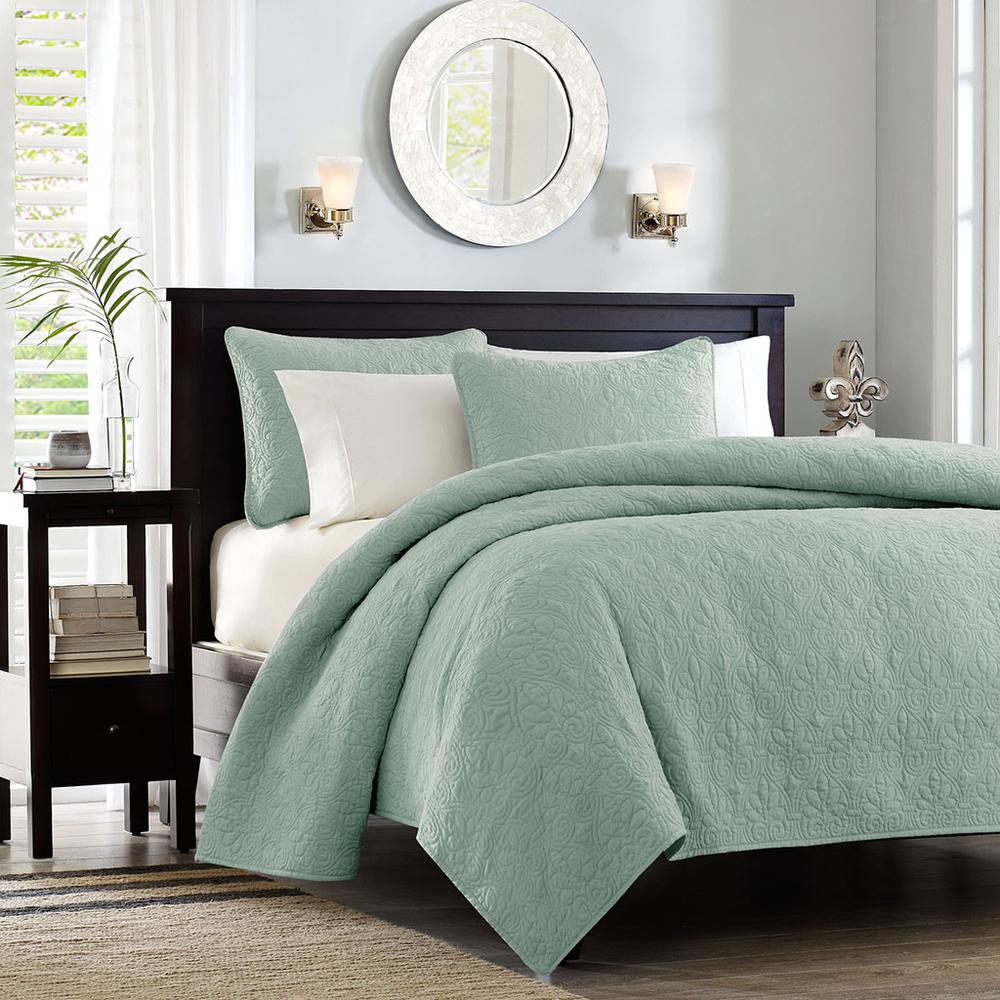 Blue/White/Green Rizzy Home BT1980 Comforter 68X86