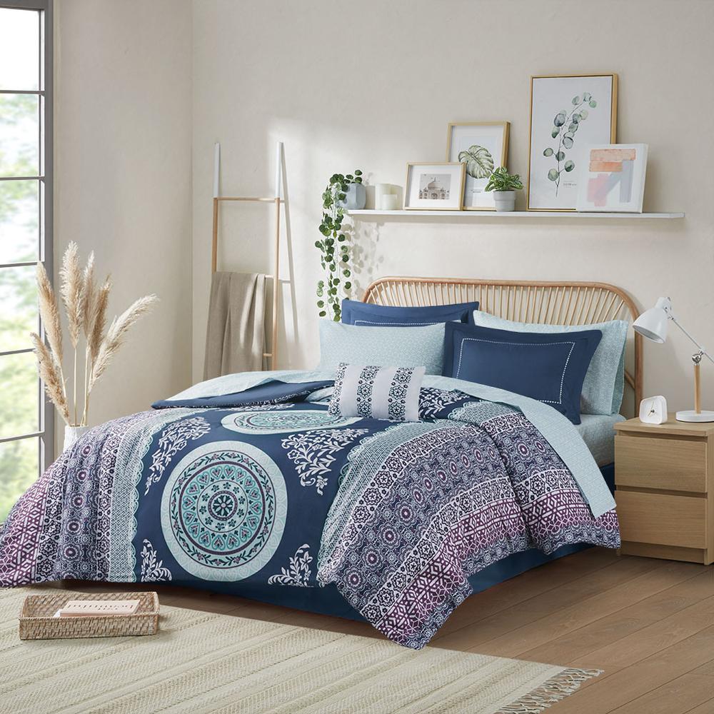 Boho Comforter Set with Bed Sheets. Picture 1