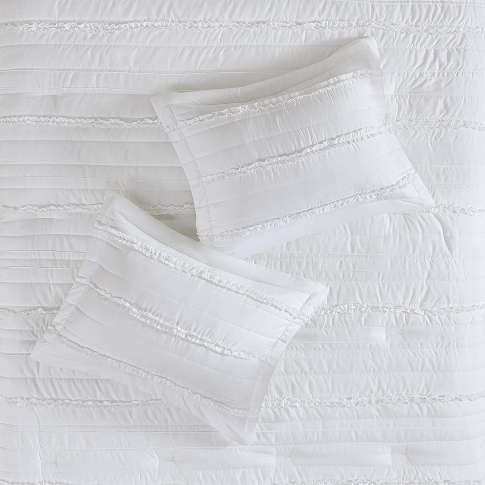 White Ruffle Comforter Set with Embroidered Decorative Pillow, Belen Kox. Picture 5