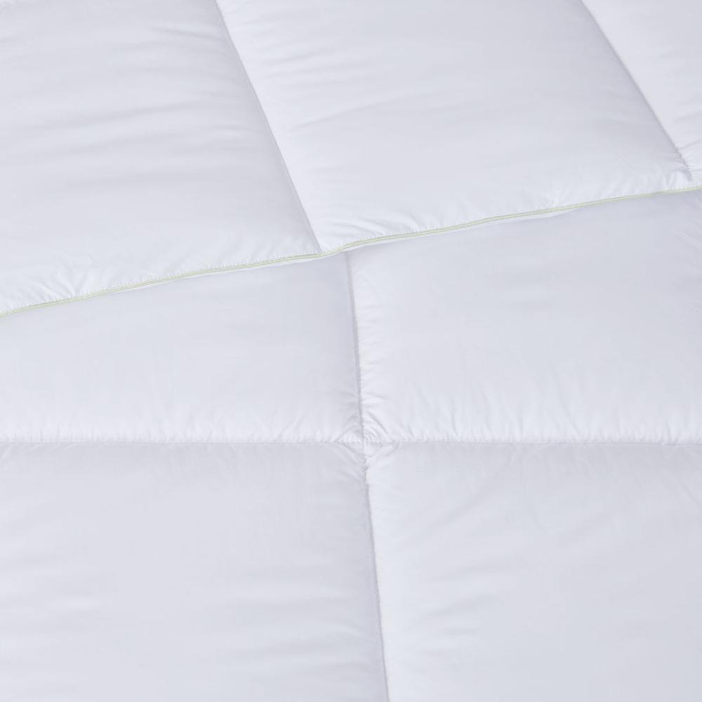 Anti-Microbial Down Alternative Comforter. Picture 1