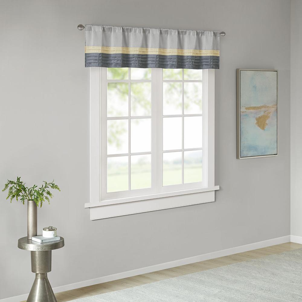 Polyoni Pintuck Valance. Picture 5