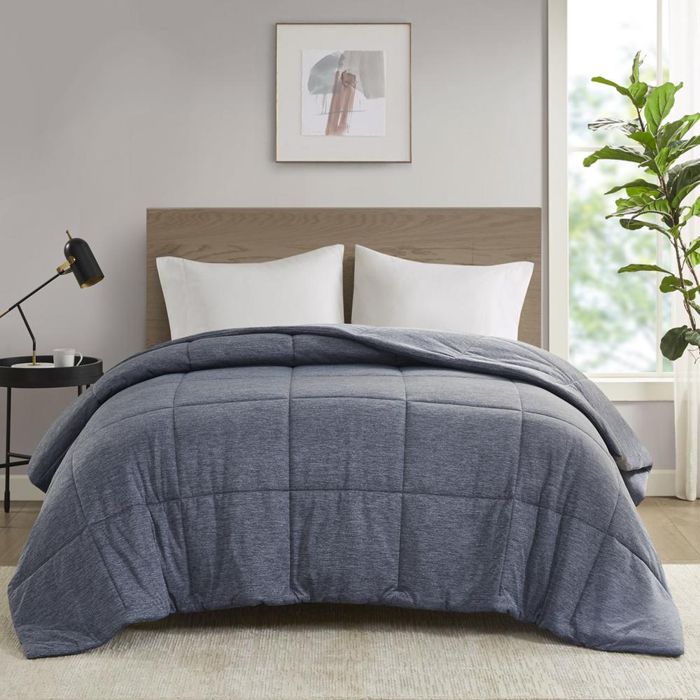 Oversized Down Alternative Comforter. Picture 3