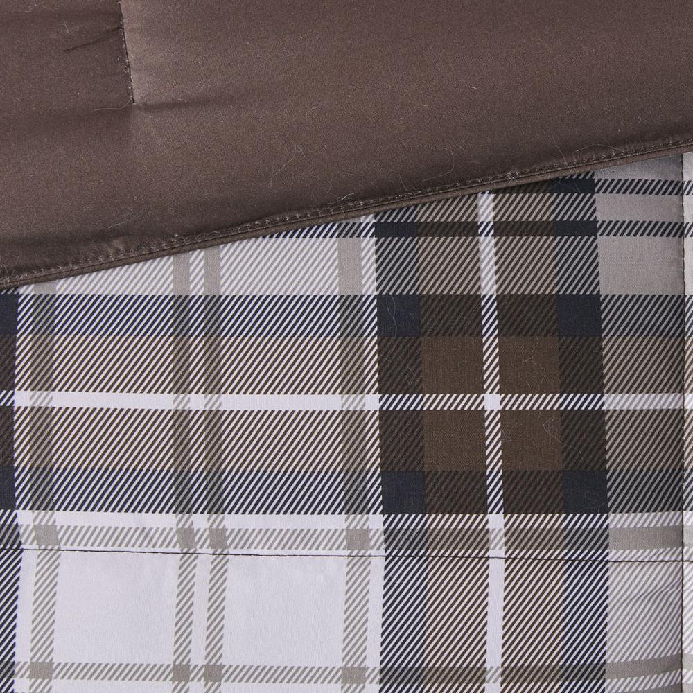 3M Scotchgard Down Alternative All Season Comforter Set. Picture 2