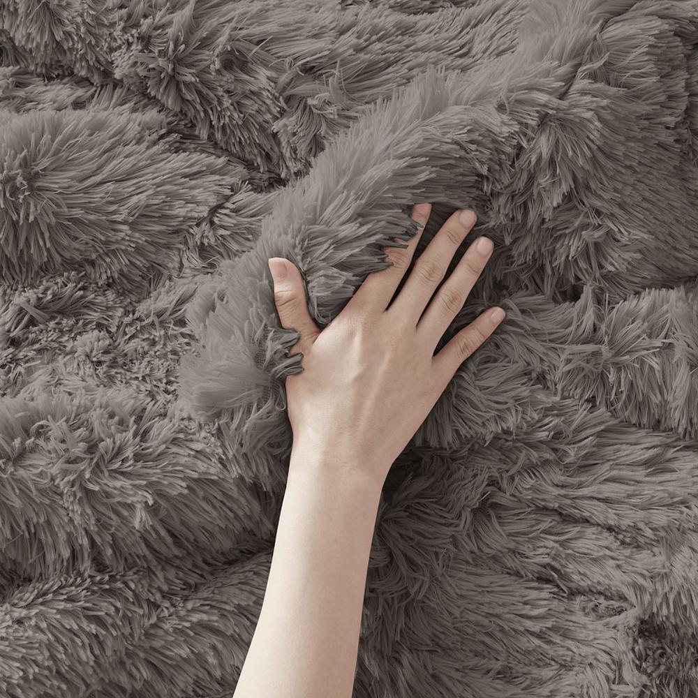 Beautiful Long Fur Comforter Set, Belen Kox. Picture 2