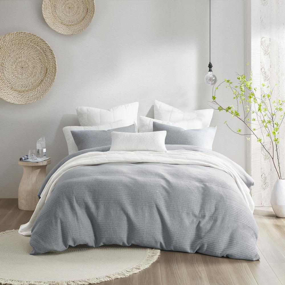 3 Piece White Coverlet Set. Picture 1