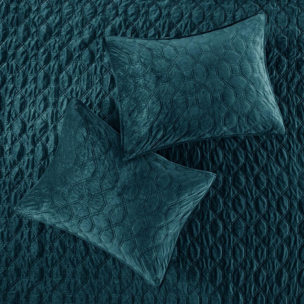 Velvet Geometric Quilted Coverlet Set, Belen Kox. Picture 2