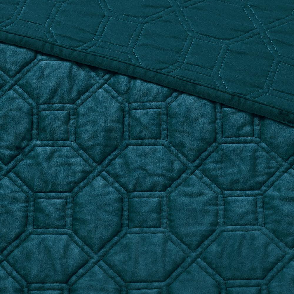 Velvet Geometric Quilted Coverlet Set, Belen Kox. Picture 4