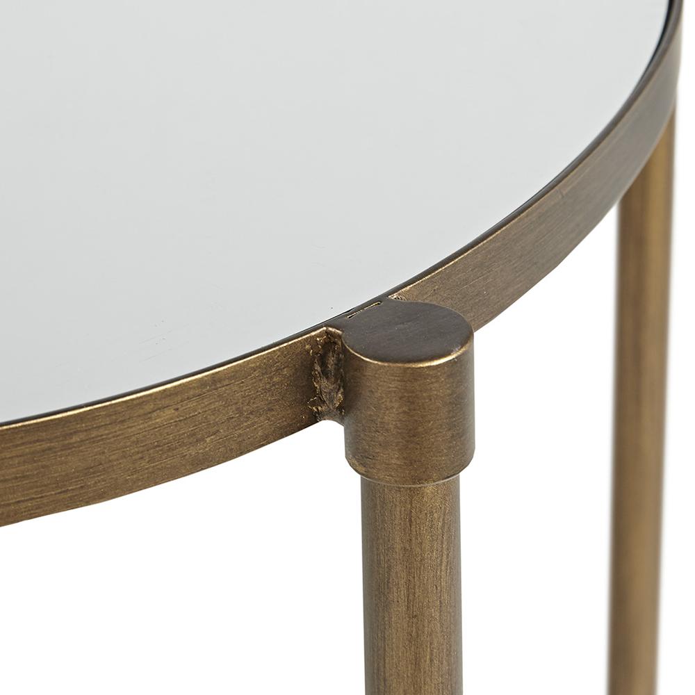 Oval Accent Table. Picture 1