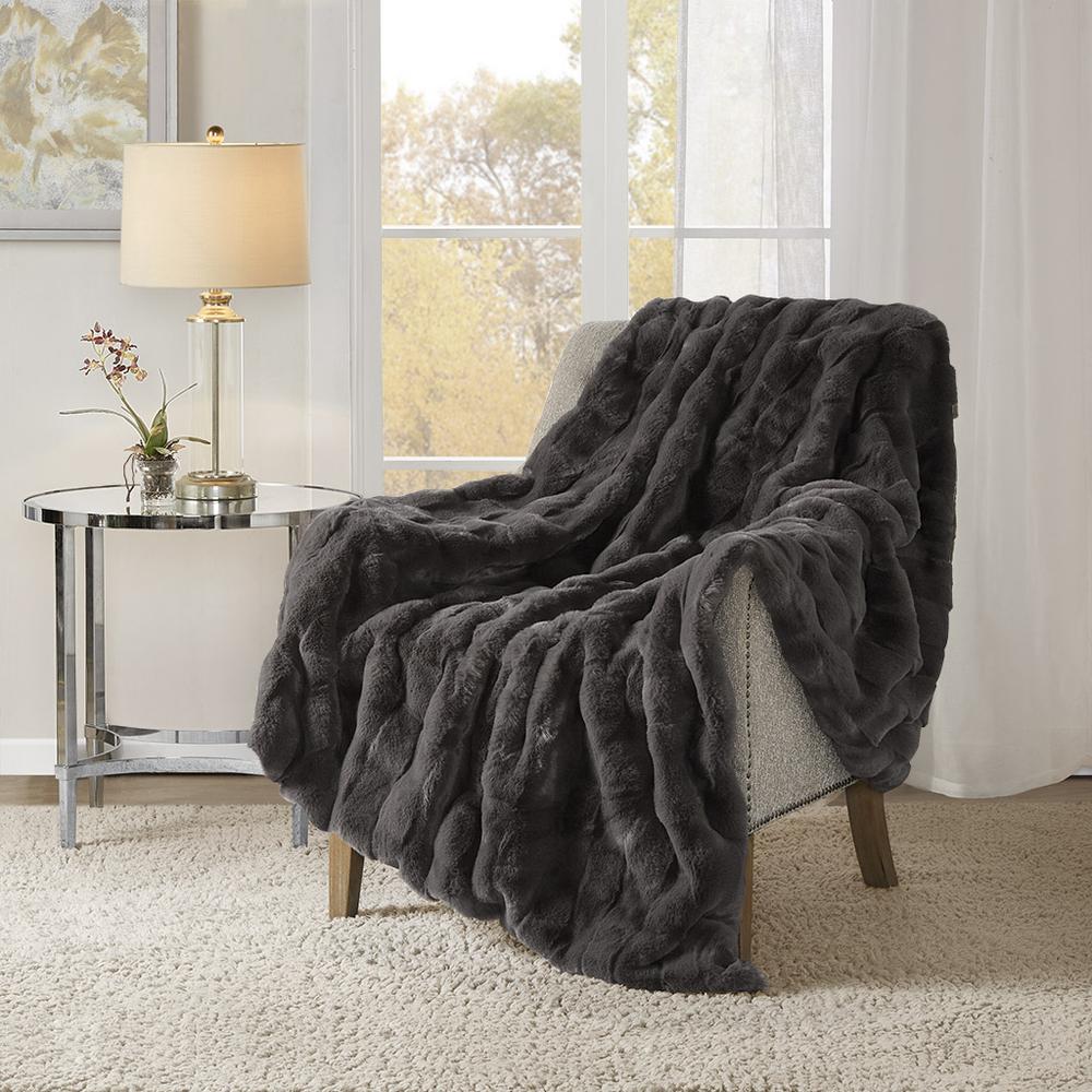 Faux Fur Throw. Picture 4