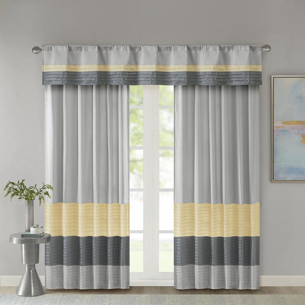 Polyoni Pintuck Valance. Picture 2