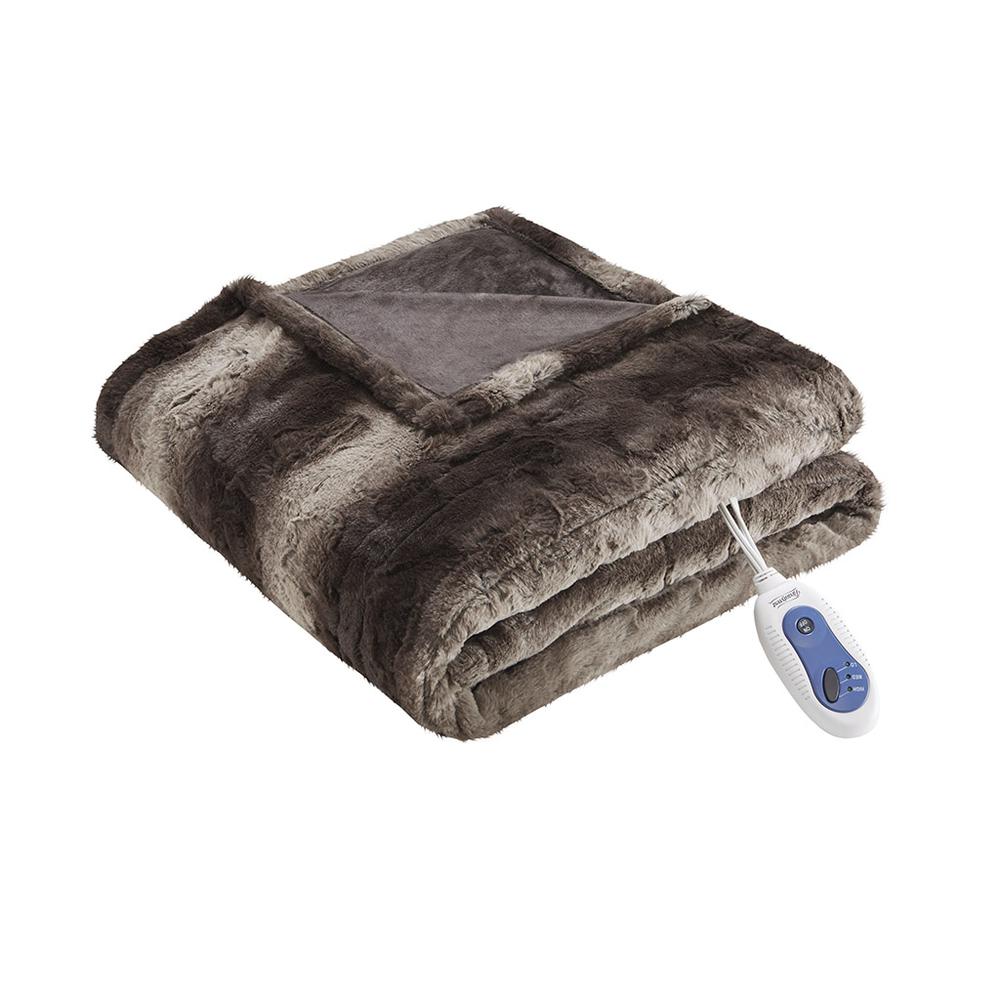 Oversized Faux Fur Heated Throw. Picture 5
