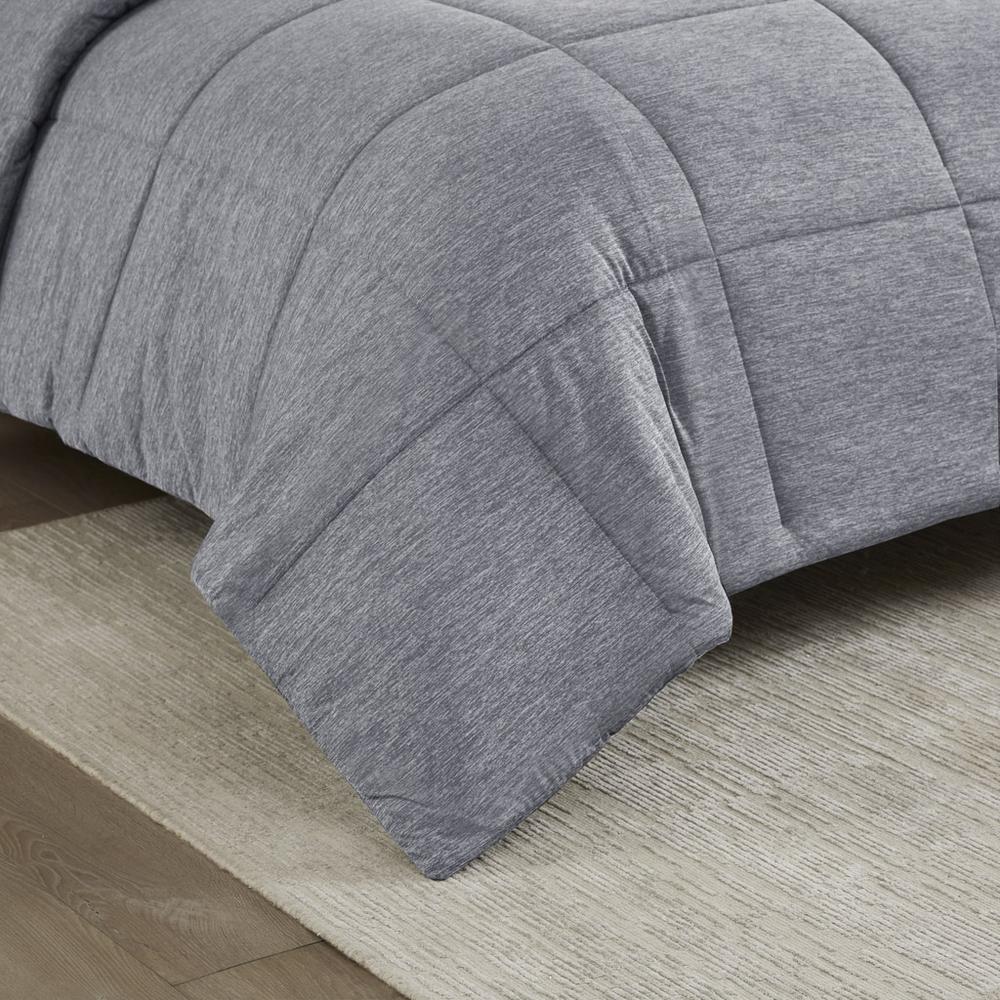 Oversized Down Alternative Comforter. Picture 1