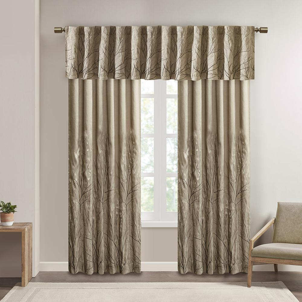 Curtain Panel. Picture 2