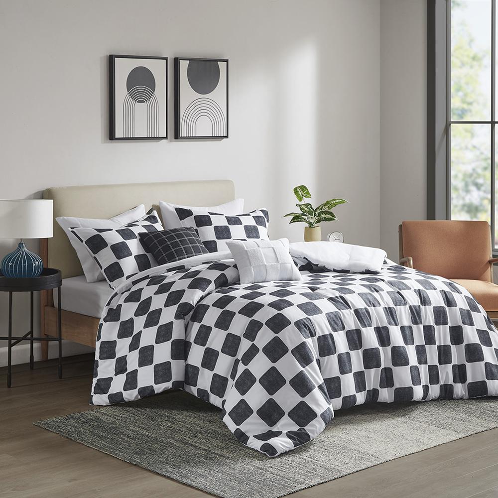 Checkered Comforter Set. Picture 4