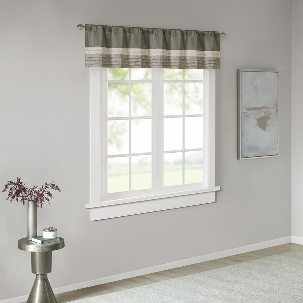 Polyoni Pintuck Window Valance. Picture 1