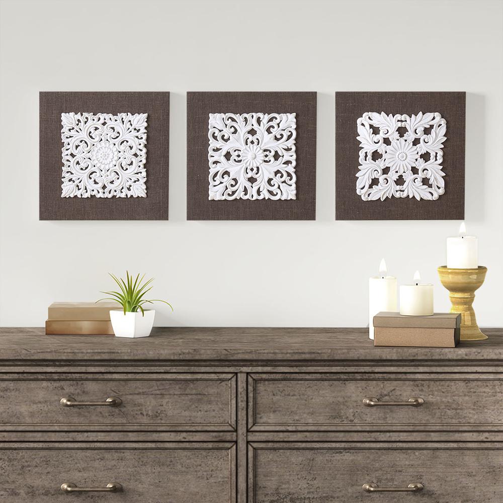 Linen Canvas with 3D Embellishement 3 Piece Set. Picture 2