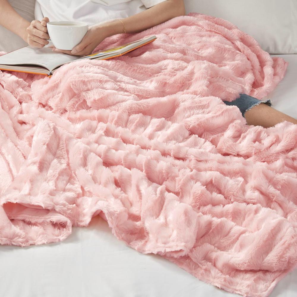 100% Polyester Duke Faux Fur Weighted Blanket. Picture 4