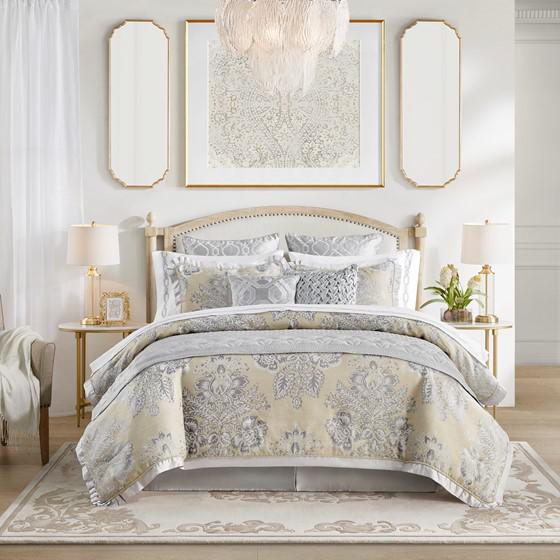 Luxurious Beige Comforter Set - King Size, Belen Kox. Picture 1