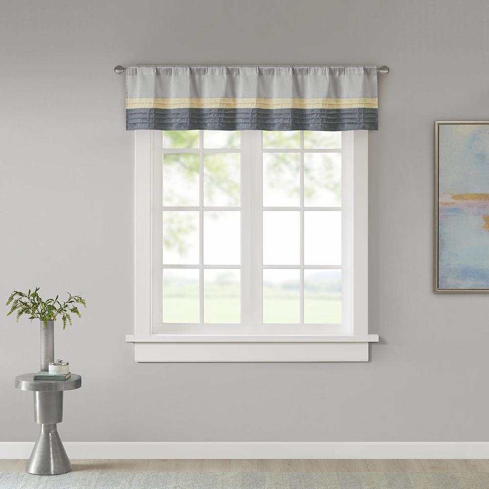 Polyoni Pintuck Valance. Picture 4